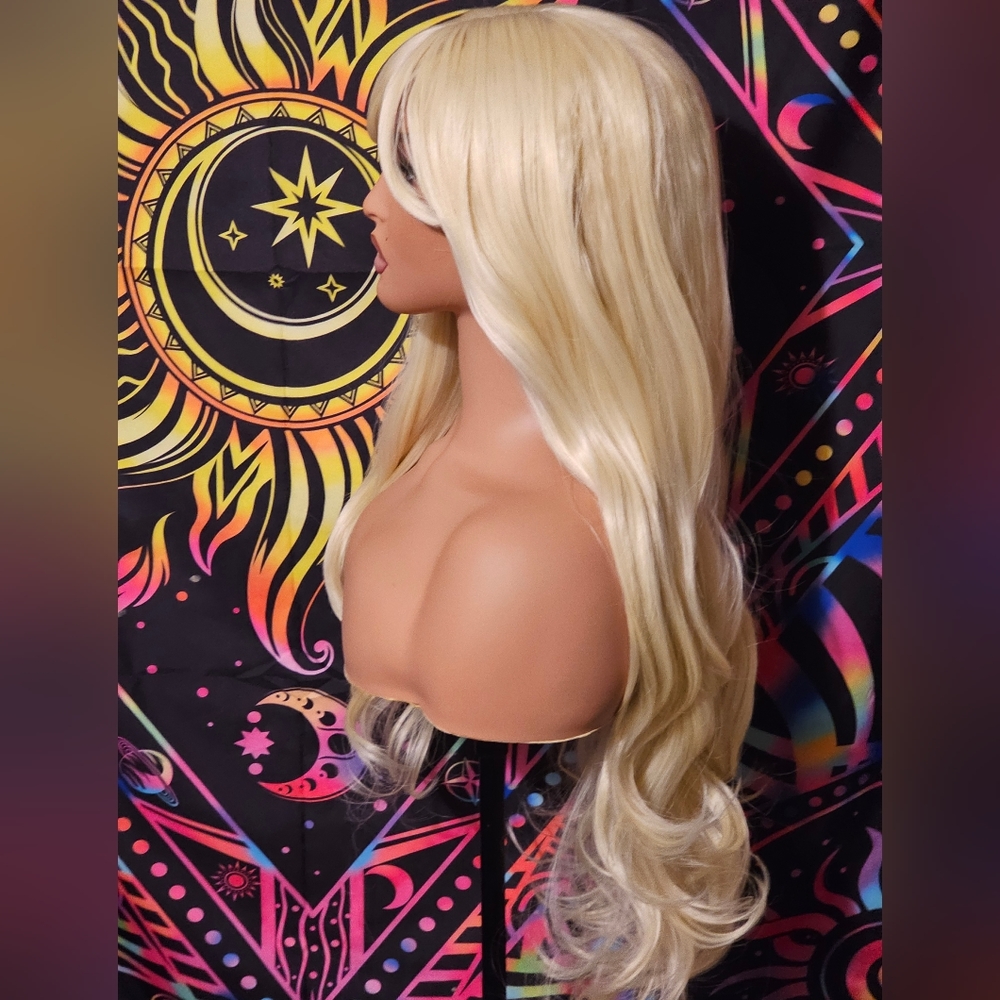 Wig - Picture 2 of 3